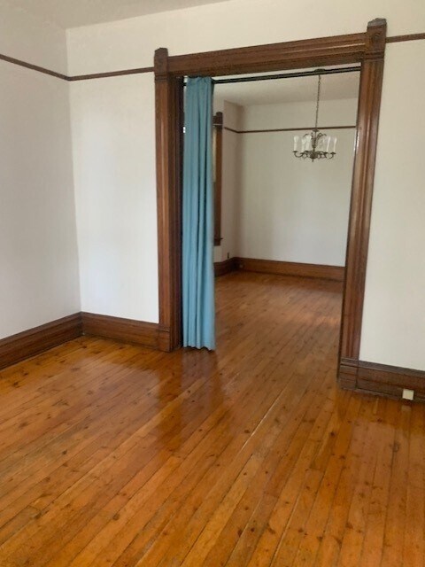Foto del edificio - 2932 N Troy St