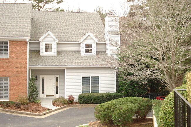Building Photo - 15 Forest Ridge Ct