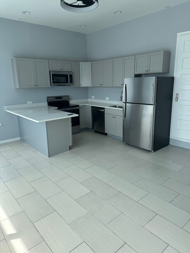 Foto del edificio - 1744 W Foster Ave