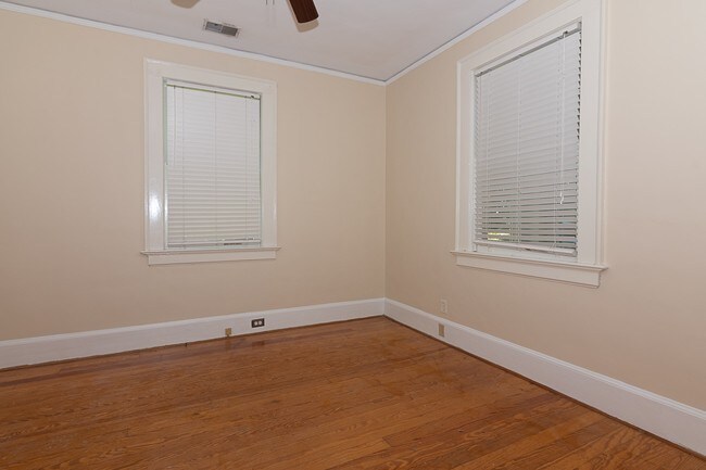 Interior - 504 S Ott Rd