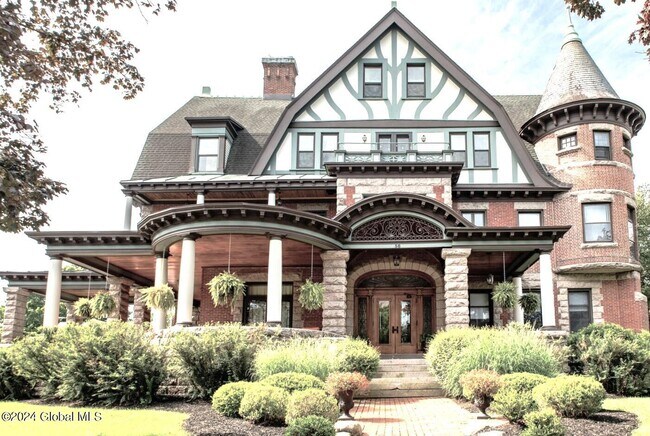 Building Photo - 56 Union Ave