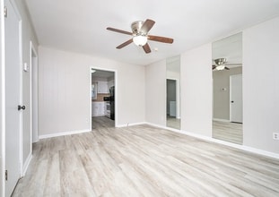 Building Photo - 513 Old Central Rd