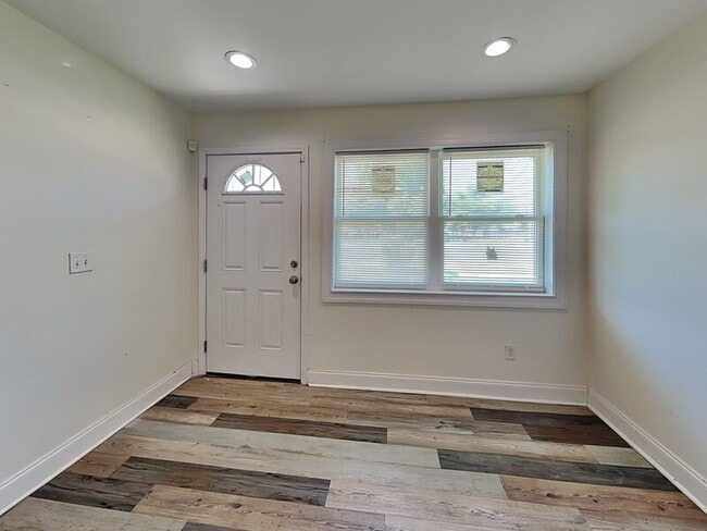 Foto del edificio - 219 12th St W