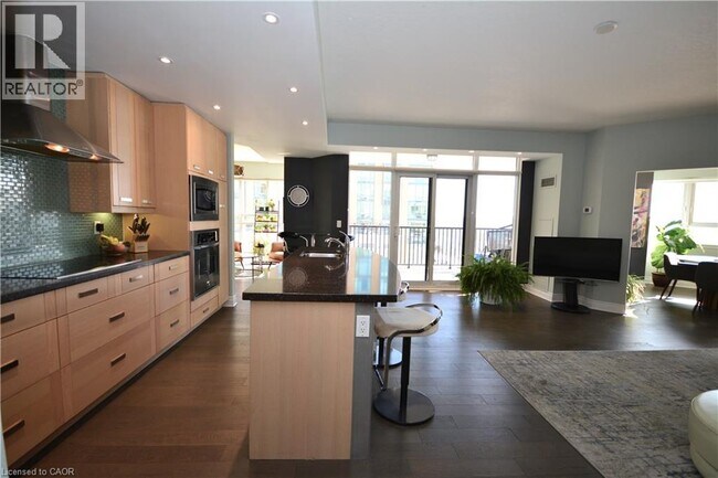 Photo du bâtiment - 399 Elizabeth St