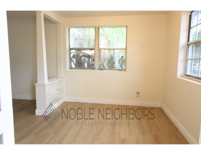 Foto del edificio - 1227 W 3rd St