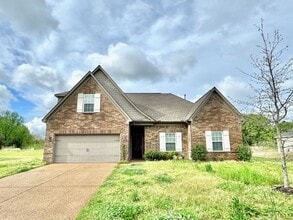 Building Photo - 8564 Courtly Cir N