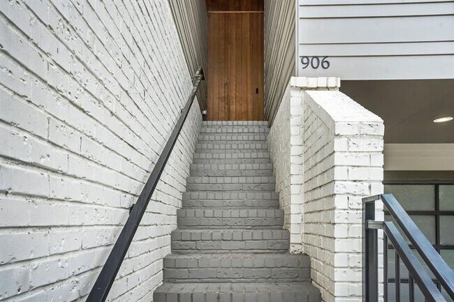 Foto del edificio - 906 Lenox Way NE