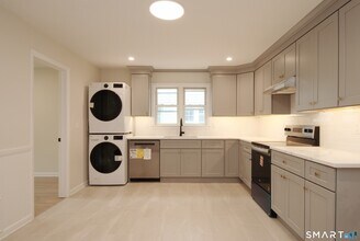 Building Photo - 306 Courtland Ave