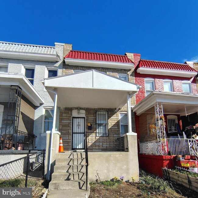 Building Photo - 2664 W Franklin St