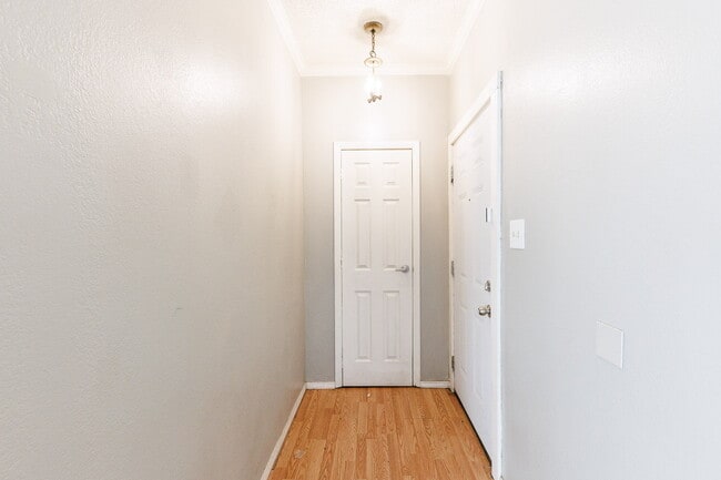 Building Photo - Great 2/2 in Central Lubbock!