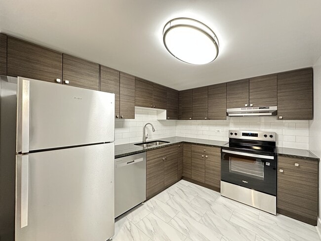 Building Photo - 525 N Quentin Rd