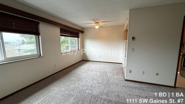 Foto del edificio - Beautiful 1 BD | 1 BA Apartment with a View - Near OHSU Campus!