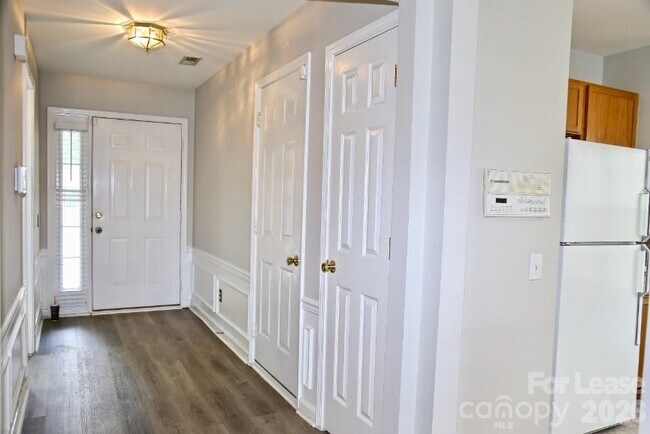 Foto del edificio - 7531 Double Springs Ct