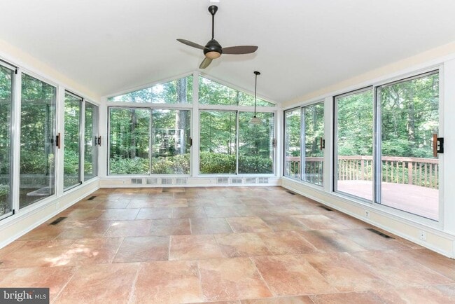 Building Photo - 9205 Hamilton Dr