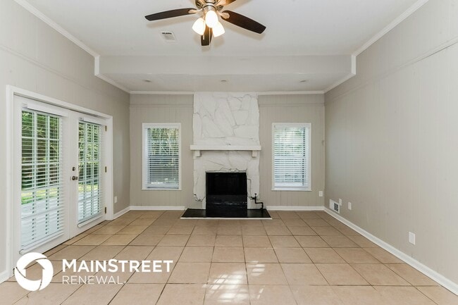 Building Photo - 3080 Chippewa Dr