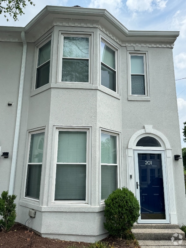 Building Photo - 201 Fairmont Ct