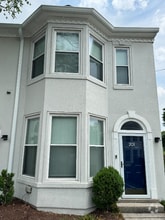 Building Photo - 201 Fairmont Ct