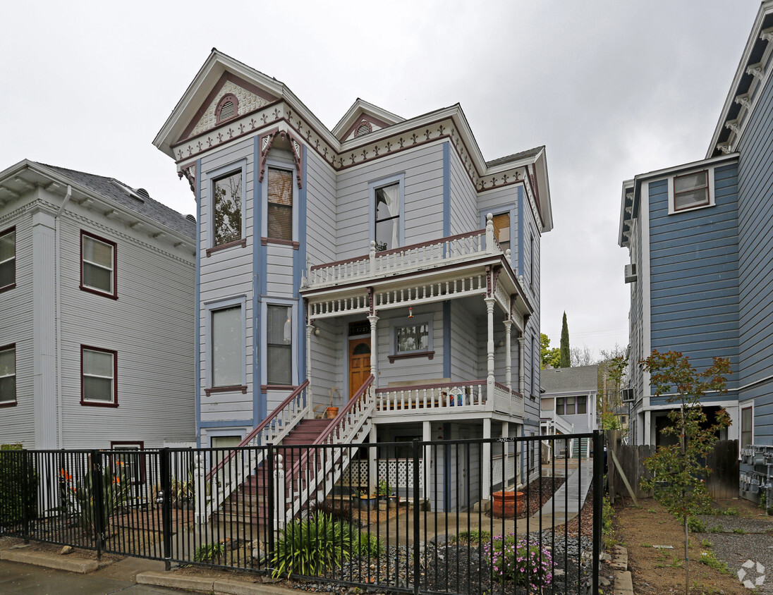 Primary Photo - 1225 F St