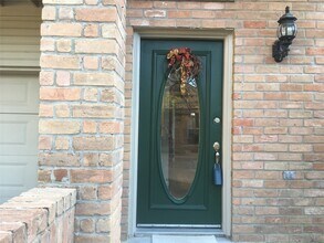 Building Photo - 5515 Strack Rd