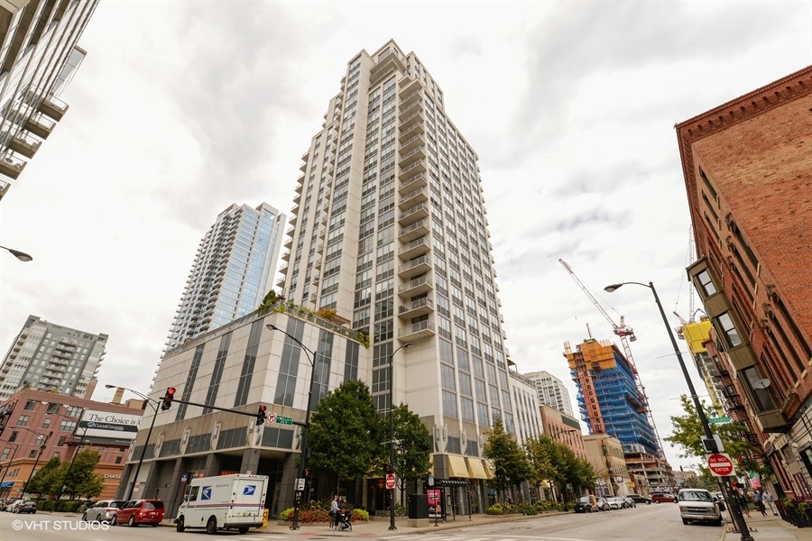 Primary Photo - 200 W Grand Ave