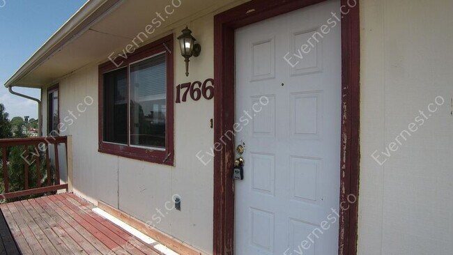 Building Photo - 1766 Meadowland Dr