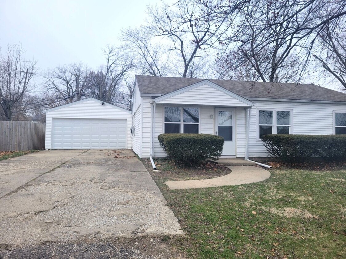 5217 N Hamilton Rd, Peoria, IL 61614 House Rental in Peoria, IL