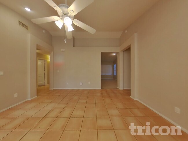 Foto del edificio - 1411 W Villa Theresa Dr