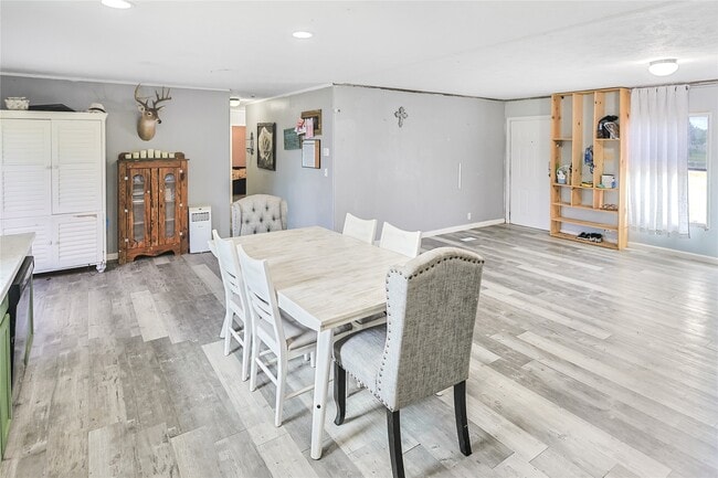 Building Photo - 11105-32nd 1/2 32nd 1/2 St