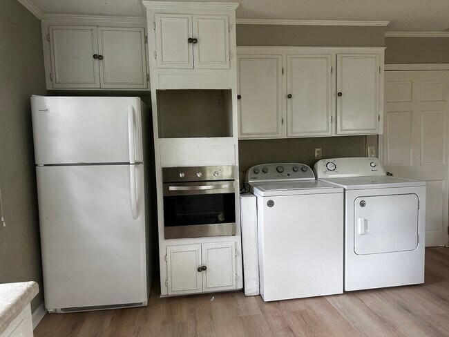 Foto del edificio - 1424A Rock Springs Rd