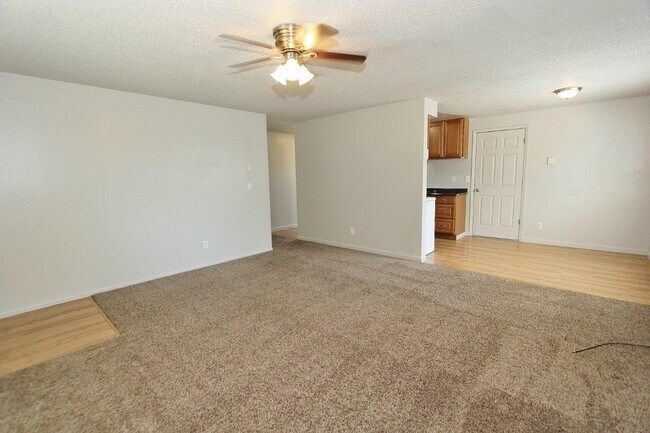 Foto del edificio - 211 S Highland Dr