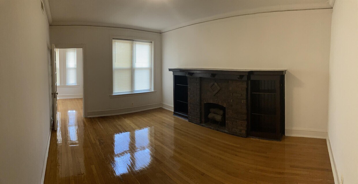 Primary Photo - 7401 S Rhodes Ave