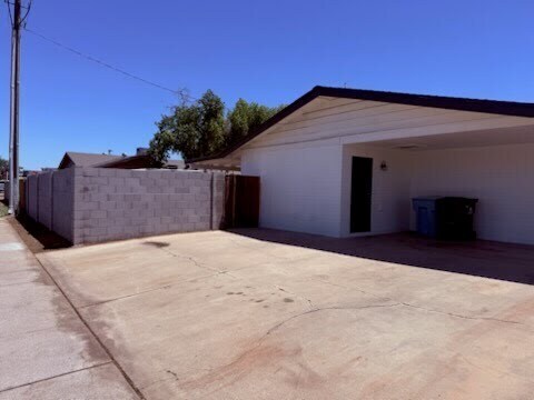 Building Photo - 8238 W Amelia Ave