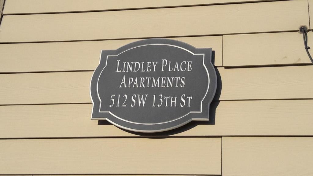 Foto principal - 512 SW 13th St #200