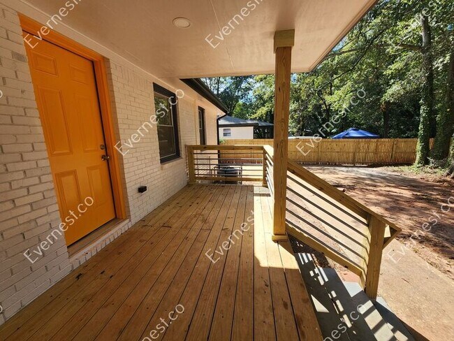 Building Photo - 2047 Nettie Ct