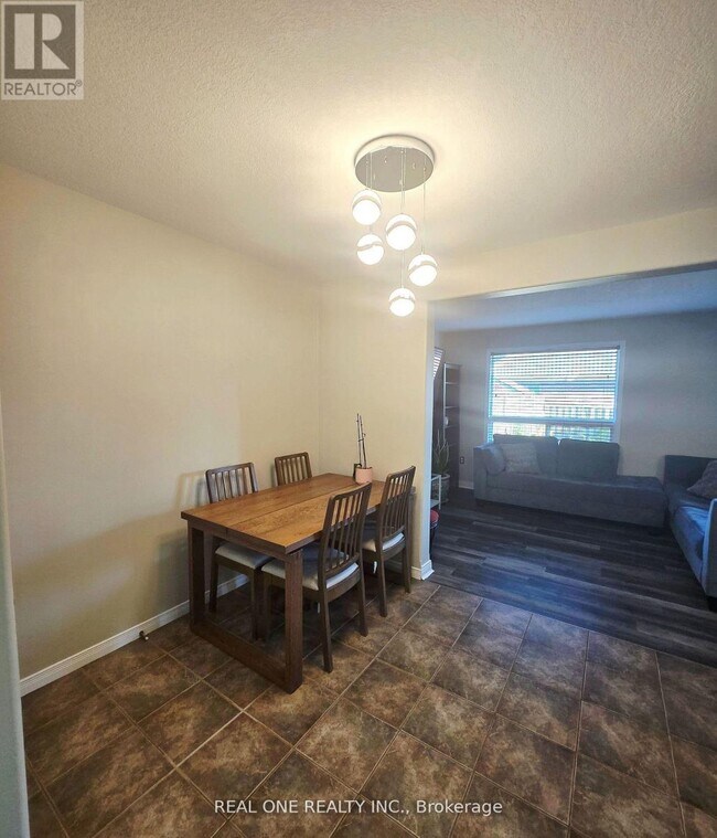 Photo du bâtiment - 43 Shephard Ave