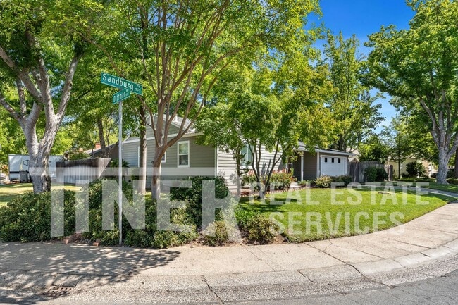 Building Photo - 541 Sandburg Dr