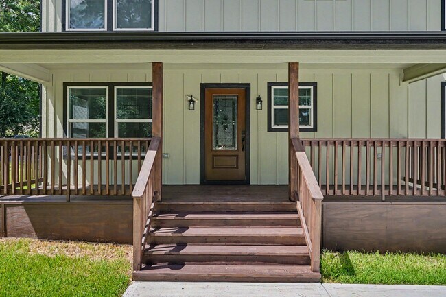 Building Photo - 116 Sun City Ln