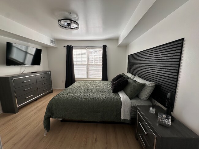 Foto del edificio - 139000 Farnsworth Ln