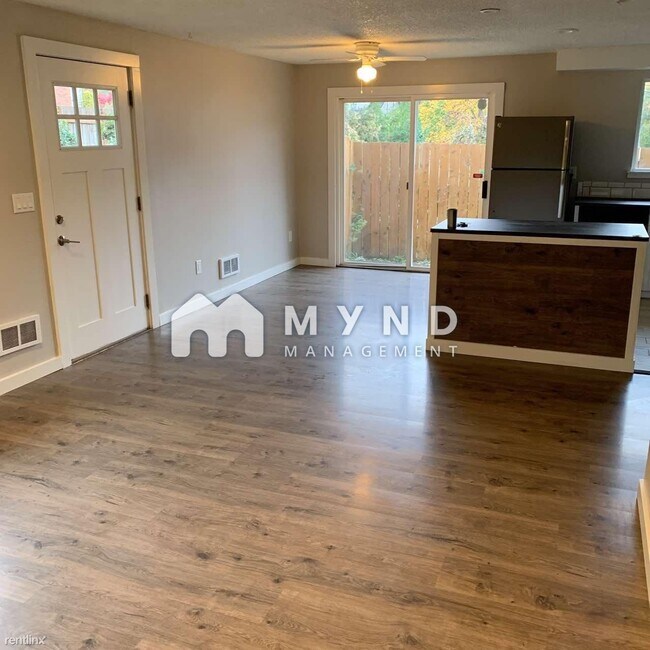 Building Photo - 3 br, 1 bath House - 1417 Van Buren St