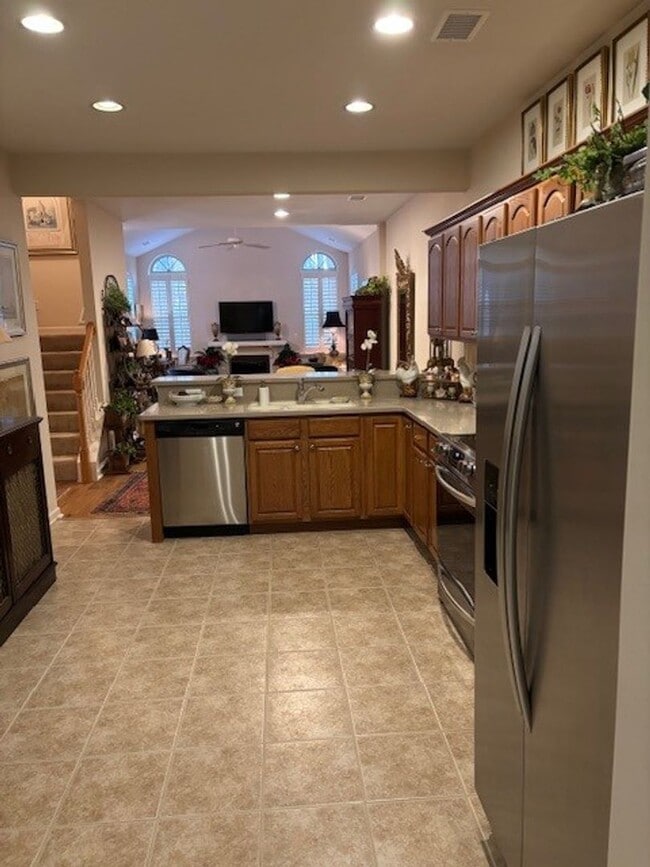 Building Photo - Welcome to Abbey Glen