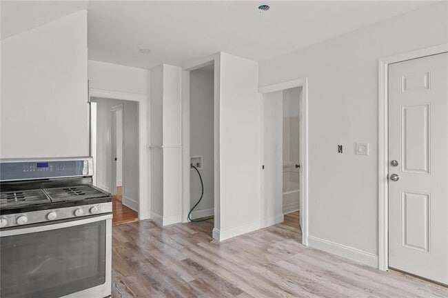 Building Photo - 123 Radcliffe Ave