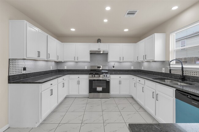 Building Photo - 2818 Piney Lake Ct