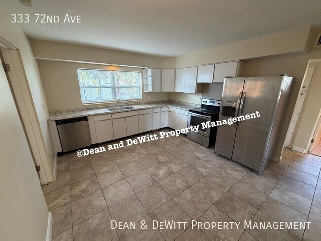 Foto del edificio - 333 72nd Ave