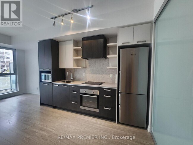 Photo du bâtiment - 1830-1830 Bloor St W