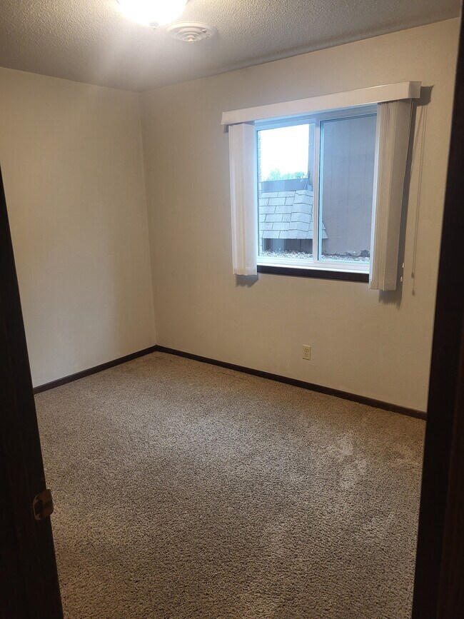 Foto del edificio - 584 12th St SE