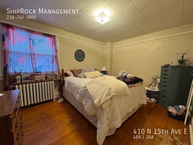 Foto del edificio - 410 N 15th Ave E