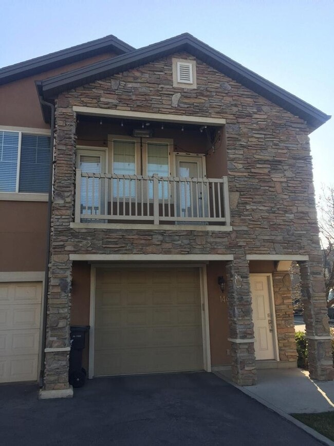 Building Photo - 1449 W 110 N
