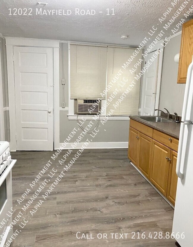 Foto del edificio - 12022 Mayfield Rd