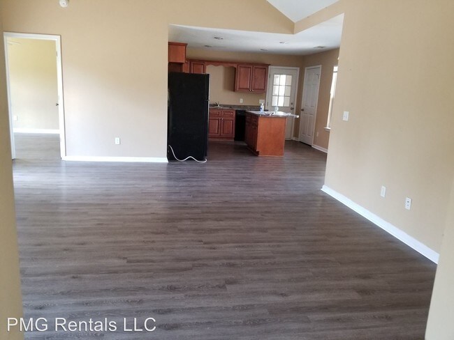 Building Photo - 4 br, 4 bath Room For Rent - 420 Coach's Way
