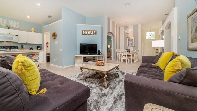 Building Photo - 8150 Fan Palm Way